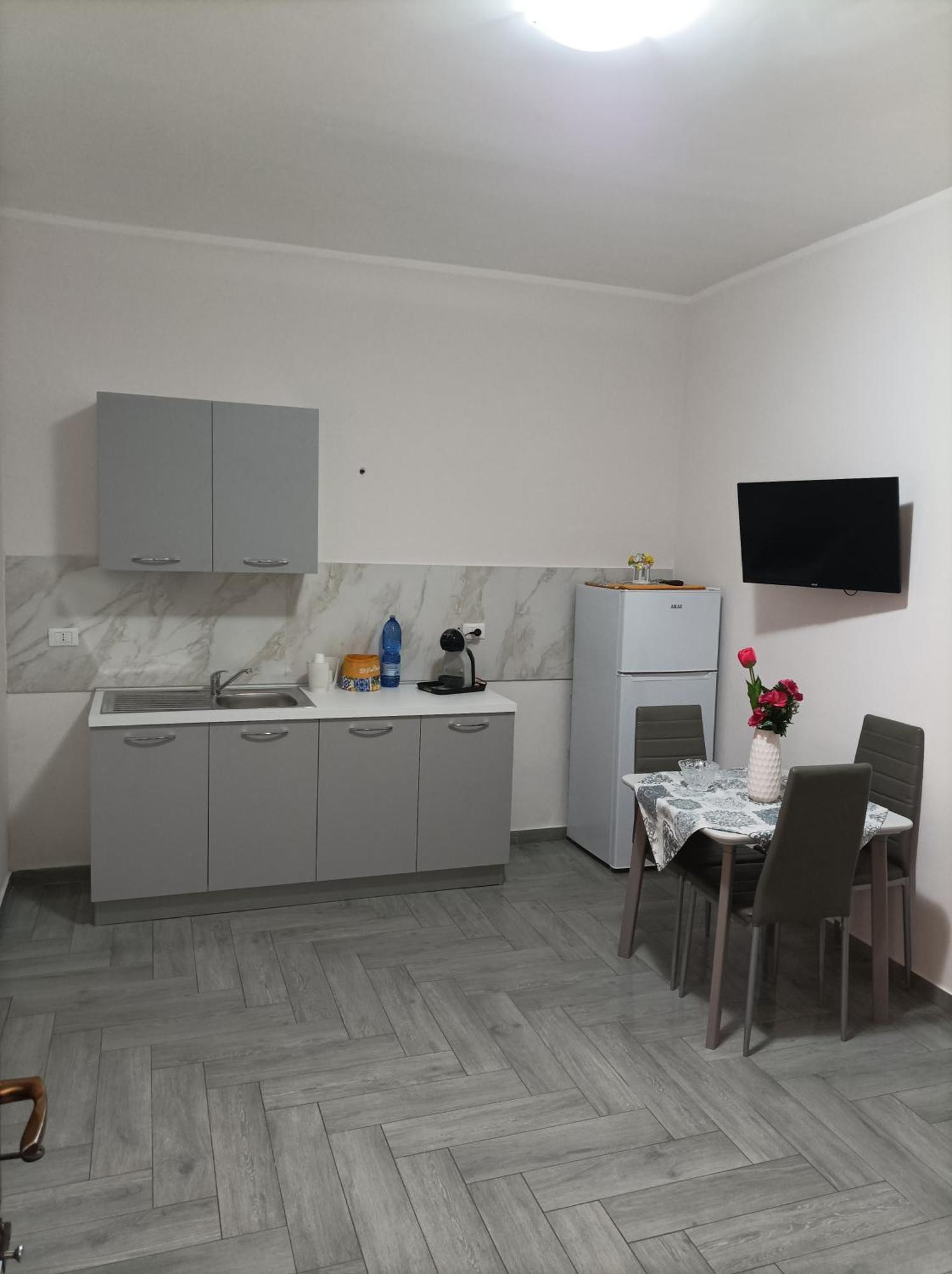 La Casetta 2.0 แตร์มินิ อิเมเรเซ ภายนอก รูปภาพ